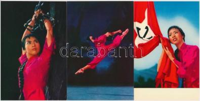 1971 Red Detachment of Women - A Modern Revolutionary Dance Drama. Foreign Languages Press Peking, p...