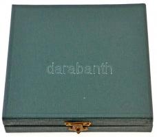 1981. "Rokkantak Nemzetközi Éve 1981 - Pécs" eozin mázas kerámia plakett (83mm) T:1,1-