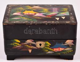 Távol-keleti fa zenélődoboz, benne forgó figurával, működik, 18×12×10 cm