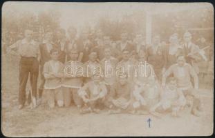 1919 Környei futball csapat, Környe-Tata 2:0, fotólap Willner Jenő fényképészetéből, pecséttel jelzett, 8,5×13,5 cm
