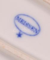 Meissen virágmintás porcelán húsos tál, máz alatti kék festéssel, jelzett, karcolás nyomokkal, d: 40...