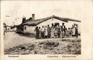 1915 Kecskemét, Cigányváros, cigány család csoportképe. Fekete Soma kiadása / Zigeunerviertel (EK)