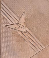 Ezüst (Ag.) monogramos art-deco púdertartó, jelzett, 9×8,5, bruttó: 136 g