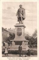 Sopron, Gróf Széchenyi István szobor, tacskó