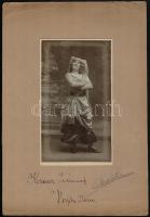 cca 1915 Hajdu Ilona (1889-?) szoprán opera-énekesnő dedikált fotója, Goszleth István műterméből, kartonra kasírozva, felületén törésnyom, 19,5×11,5 cm