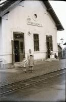 cca 1940-1950 Nyárádremete, vasútállomás, fotónegatív, 9×6 cm