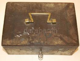 1,44kg vegyes fémpénz, egész világ, régi és új, hagyatékból, 4,30kg-os zárható fém pénzkazettában