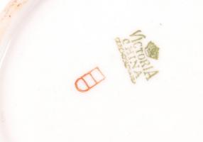 Victoria cseh kínálótál mitológiai jelenettel, matricás, jelzett, apró kopásokkal, 31×19,5 cm