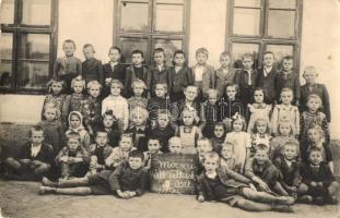 47 db főleg régi magyar és történelmi magyar városképes lap; vegyes minőség / 47 mainly pre-1945 Hun...