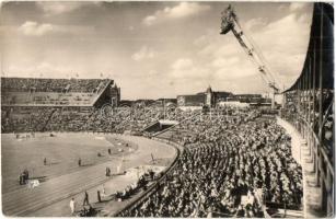 90 db modern fekete-fehér magyar városképes lap az 1950-es és 60-as évekből / 90 modern black-and-wh...