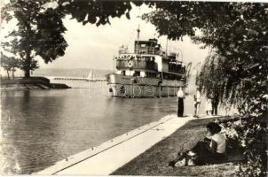 Siófok - 12 db modern városképes lap / 12 modern town-view postcards