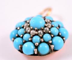 Arany(Au) 14K medál, türkiz gyöngyökkel, jelzett, d: 1,4 cm, bruttó: 1,7 g