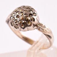 Ezüst(Ag) gyűrű markazit díszítéssel, jelzés nélkül, méret: 51, bruttó: 2,6 g
