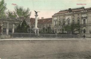 1912 Pápa, Széchenyi tér, Jókai színház, Honvéd emlékmű turullal