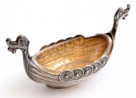 Ezüst(Ag) vikinghajó, üveg betéttel, jelzett, 8×4 cm, nettó: 12,8 g