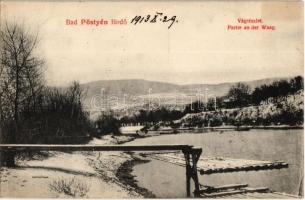 1913 Pöstyénfürdő, Kúpele Piestany; Vág részlet télen tutajjal. Lampl Gyula kiadása / Vah riverside in winter with raft