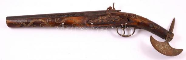 Régi kovás pisztoly és fokos 47 cm