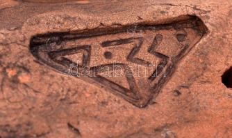 Bálint Zsombor: Doboló fiú. Jelzett iparművész kerámia. Hibátlan. m:21 cm