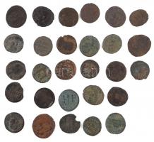 Római Birodalom 28db-os vegyes Constans rézpénz tétel T:vegyes
Roman Empire 28pcs of various copper...