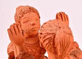 Illár Erzsébet (1940- ): Lányok. Égetett agyag, jelzett, jó állapotban, m: 23,5 cm