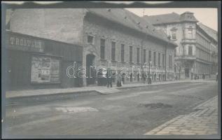 cca 1910 Bp., a Peterdi utca -- Nefelejcs utca sarka, 1920-as évekbeli előhívás, hátulján feliratozva, 9×14,5 cm