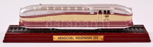 Henschel Wegemann 232 vonatmakett, dobozban, jó állapotban, h: 18 cm