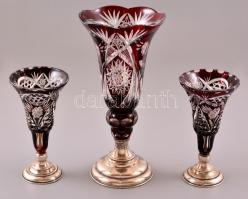 Ezüst(Ag) talpas ólomkristály váza és pohár, 3 db, jelzett, hámozott, metszett, kopásnyomokkal, m: 17 és 26,5 cm