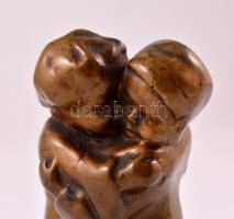 Gnädig Sándor (1887?-?): Ölelkező gyerekek, bronz szobor, jelzett, kis kopásokkal, m: 12 cm