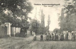 1918 Balatonszentgyörgy, Falu részlet, utcakép falubeli gyerekek csoportképével