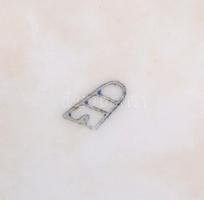 XX. sz. eleje Alt Wien jelzéssel: porcelán bonbonniere. Részben kézzel festett. m:7 cm