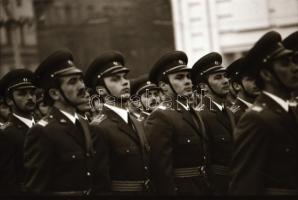1980 Budapest, Felvonulási téri díszszemle, 1980. április 4., 38 db fotó negatív+1 db kontakt másola...