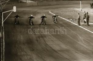 1973 Miskolc, salakmotor vb középdöntő, 38 db fotó negatív+1 db kontakt másolat, 3,5x4 cm és 18x24 c...