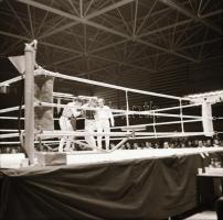 1970 Miskolc, I. junior ökölvívó Európa-bajnokság, 24 db fotó negatív+2 db kontakt másolat, 6x6 cm é...