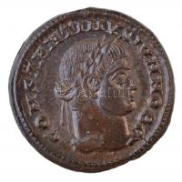 Római Birodalom / Siscia / II. Constantinus 328-329. AE Follis (3,48g) T:1- Roman Empire / Siscia / Constantine II 328-329. AE Follis CONSTANTINVS NOB C / PROVIDEN-TIAE CAESS - EpsilonSIS double crescent (3,48g) C:AU RIC VII 214.