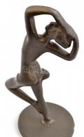 Táncoslány, kisméretű fém szobor, m: 19 cm