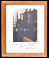 1983 George H. W. Bush (1924-2018): az Amerikai Egyesült Államok alelnökének (1981-1989), későbbi 41...
