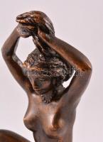 Rácz Edit (1936): Guggoló akt. Bronzírózott műanyag, jelzett, jó állapotban, m: 24 cm