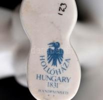 Hollóházi elefánt figura, kézzel festett, jelzett,  apró kopásnyomokkal, m:18,5 cm