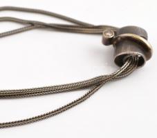 Ezüst(Ag) nyaklánc, medállal, jelzett, h: 40 cm, bruttó: 14,3 g