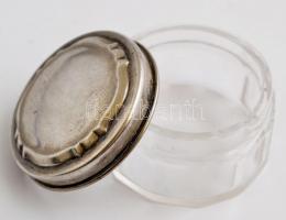 Üveg tégely, apró sérüléssel, ezüst(Ag) fedővel, jelzett, d: 3,5 cm, kupak nettó: 3,5 g