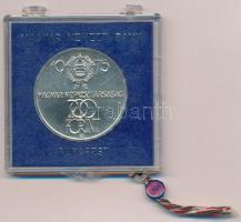 1975. 200Ft Ag "Felszabadulás" eredeti, plombált MNB plasztiktokban T:BU 
Adamo EM46