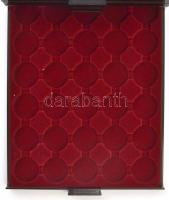 3db bordó bársony borítású LEUCHTTURM éremtartó tálca, különféle méretű érmék tárolásához, összesen ...