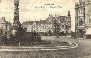 1916 Kecskemét, Kossuth tér, Witz üzlete, Gyógyszertár, Szentháromság szobor. Kiadja Fekete Soma (EK)