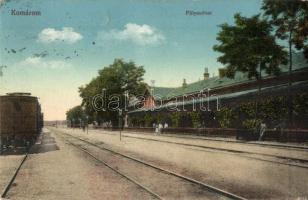 Komárom, Komárno; Pályaudvar, vasútállomás, vagon / Bahnhof / railway station, wagon (EK)
