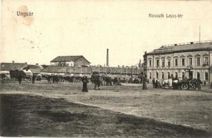 1914 Ungvár, Uzshorod, Uzhorod; Kossuth Lajos tér, üzletek, piaci árusok / square, shops, market vendors (EK)