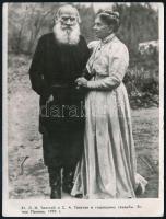 Tolsztoj és felesége Jasnaja Poljan 1910-ben, modern előhívás, 11,5×8,5 cm