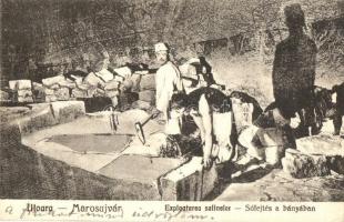 1928 Marosújvár, Felsőmarosújvár, Ocna Mures, Uioara; Sófejtés a bányában / Exploatarea salinelor / salt mine interior with miners working