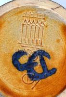 Zsolnay madaras korsó, mázas pirogránit, nagyon apró máz hibával, m: 16 cm