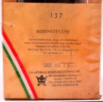 1915 Tokaji Aszú esszencia. Különleges bor bontatlan díszcsomagolásban. Sorszámozott