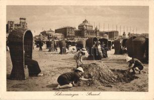 4 db régi holland városképes lap / 4 pre-1945 Dutch town-view postcards: Amsterdam, Scheveningen